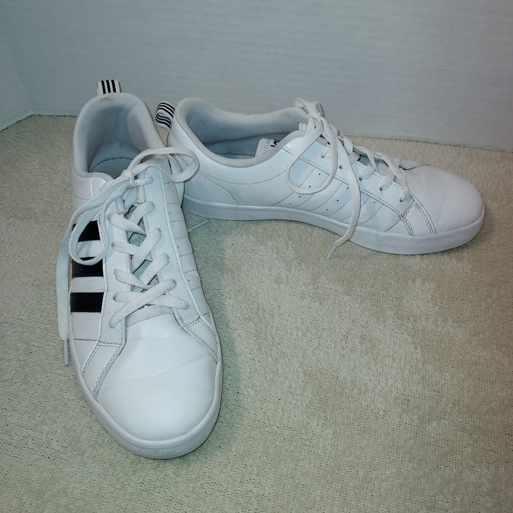 Adidas NEO Label Skateboarding Sneakers size 9 1/2 / 8 UK